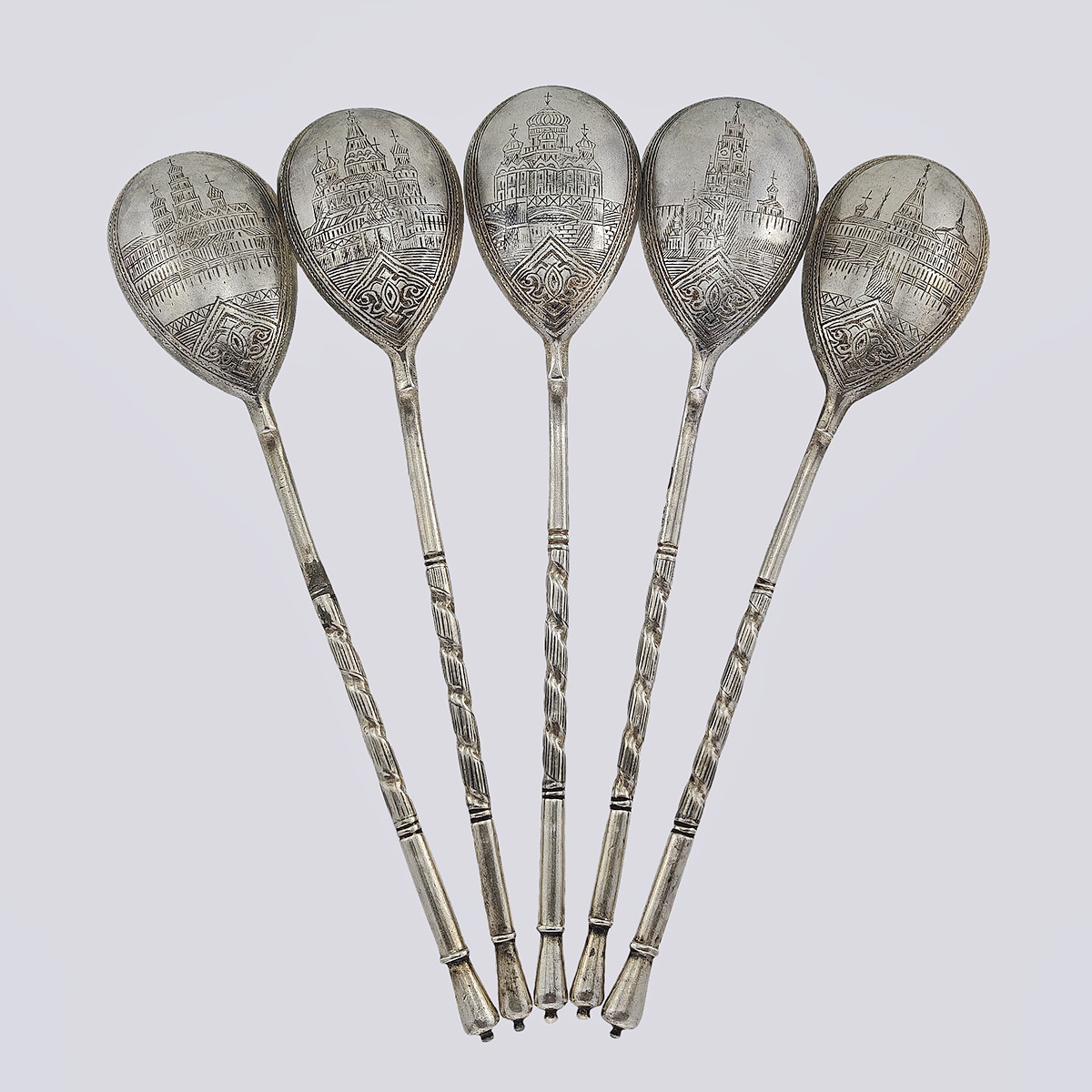 Набор из пяти чайных ложек из серебра 84-й пробы