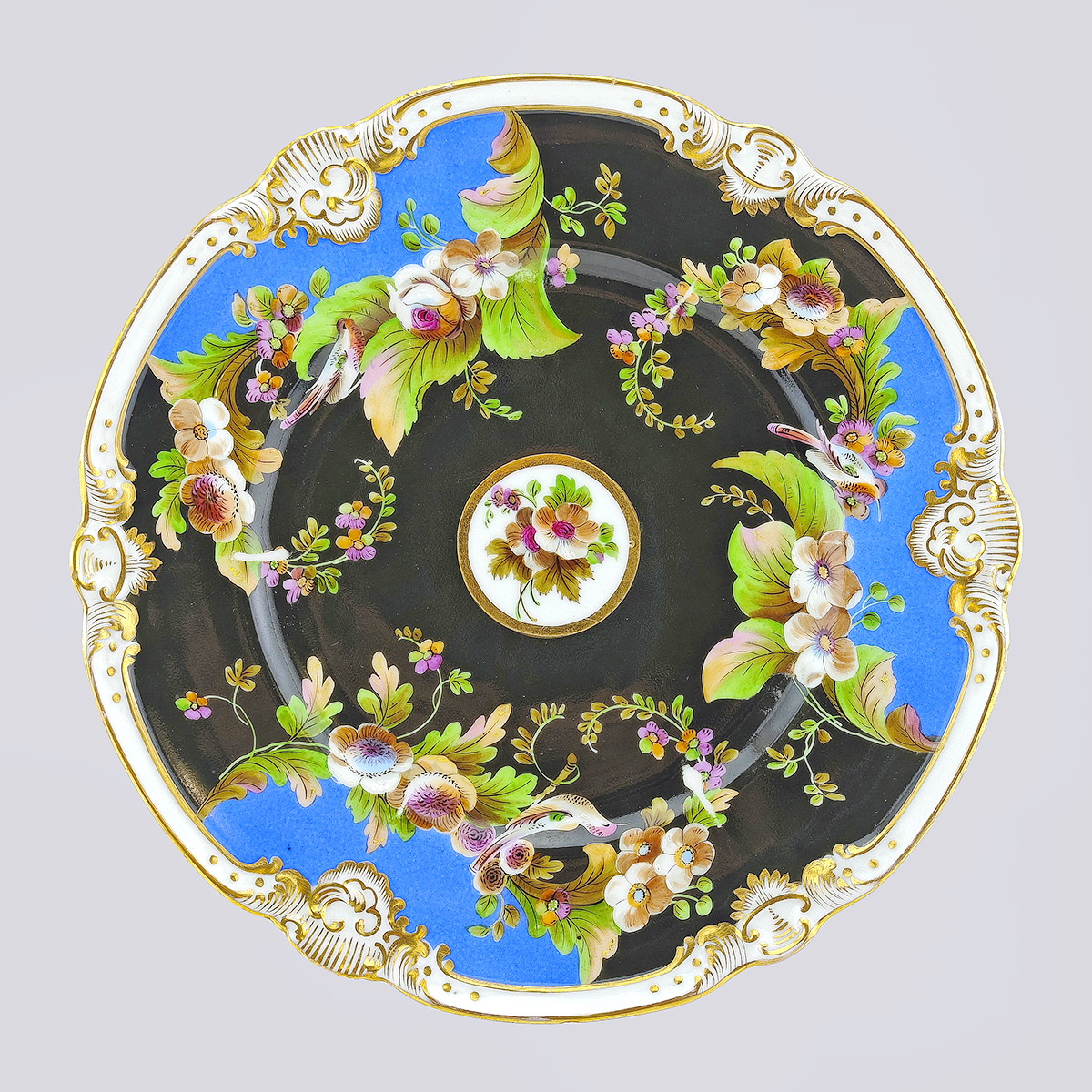 Фарфоровая тарелка с растительным орнаментом, фарфор, роспись (Фарфоровый завод А. Г. Попова)