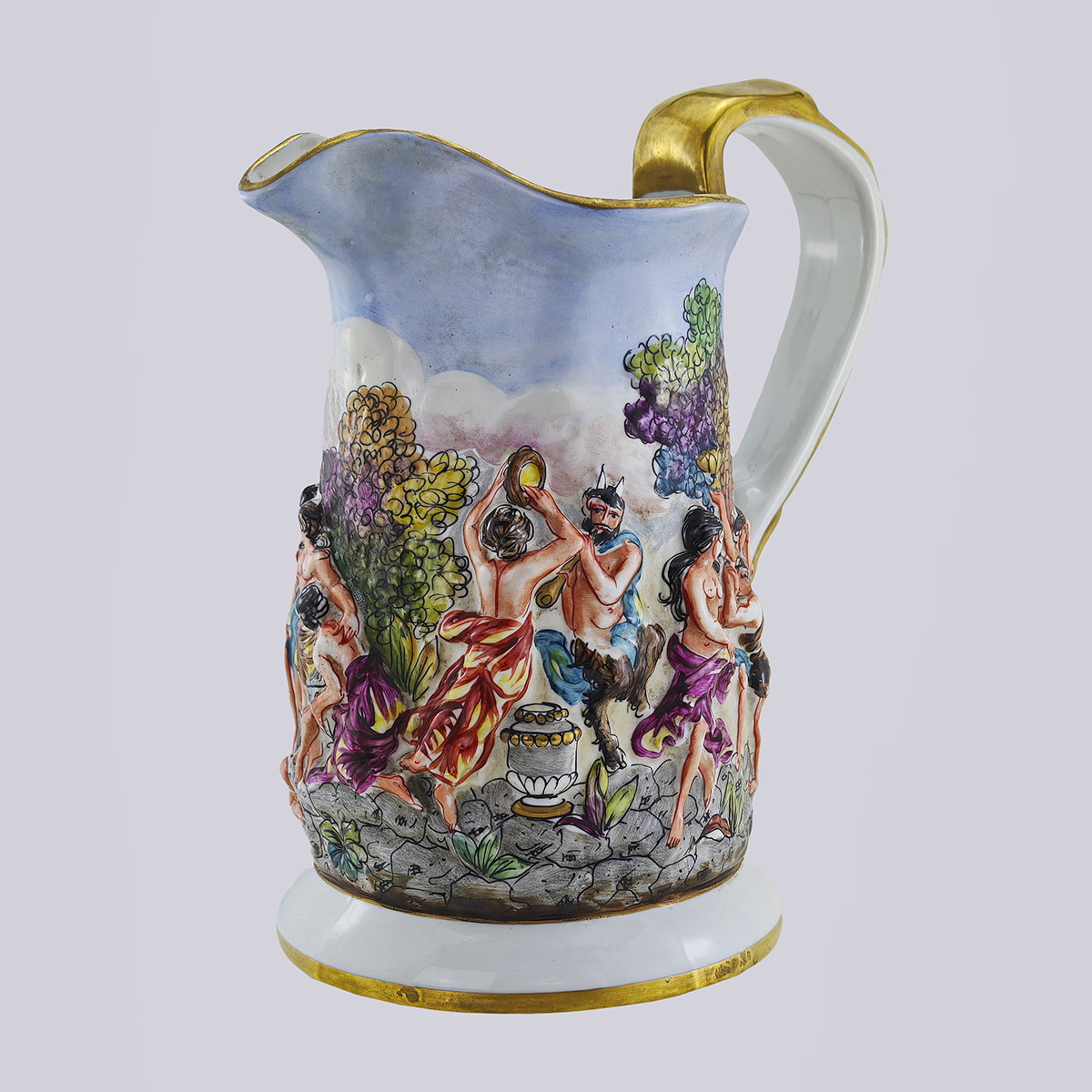 Кувшин с объёмной композицией «Сатиры и нимфы» (Неаполь, фарфор, H = 23 см)